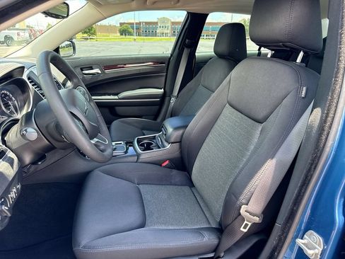 Used 2023 Chrysler 300 Touring w/ Safetytec Plus Group RWD image 11