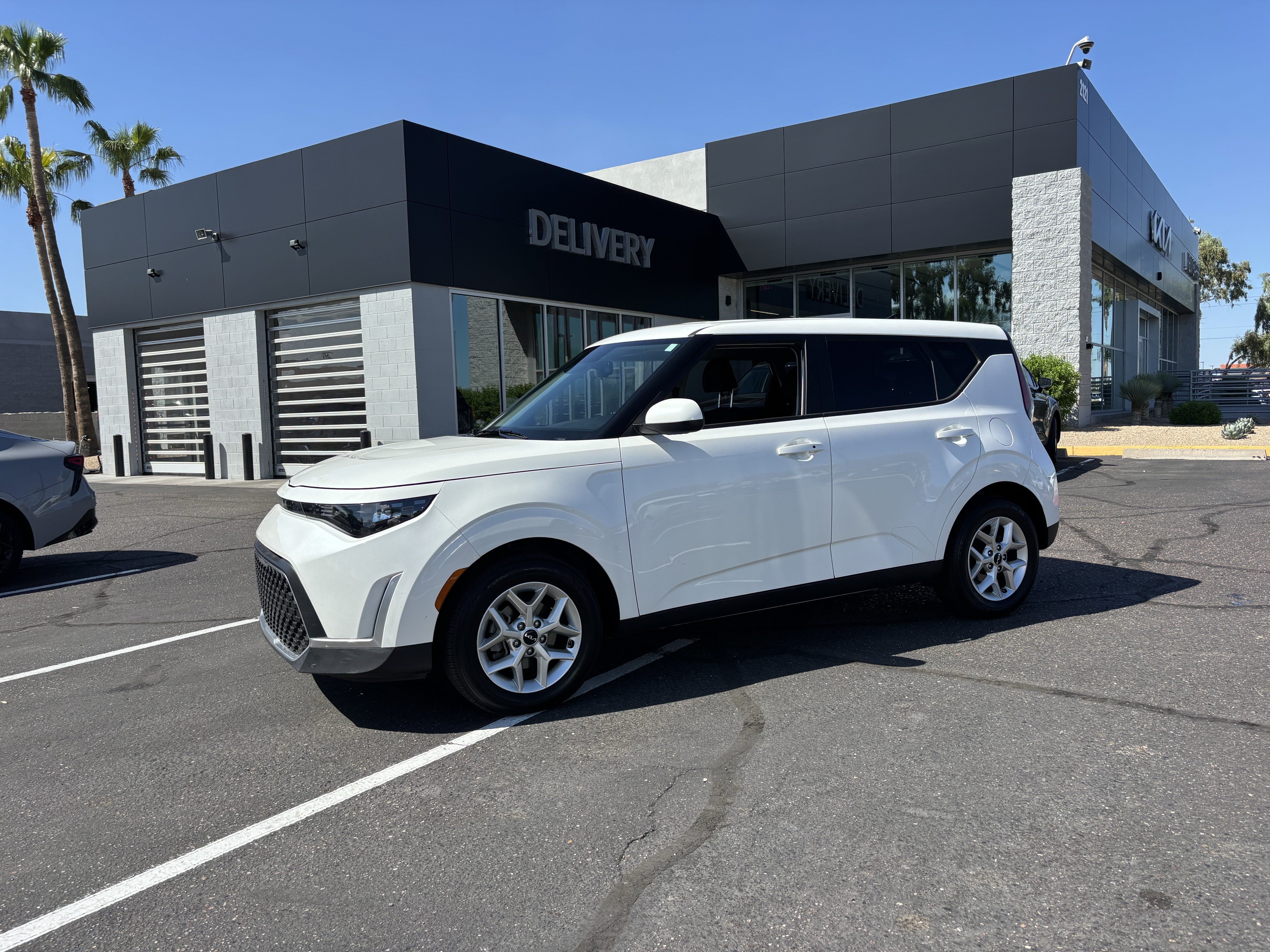 Certified 2025 Kia Soul S FWD image 6