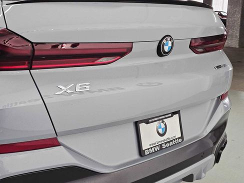 New 2026 BMW X6 xDrive40i w/ Executive Package image 7