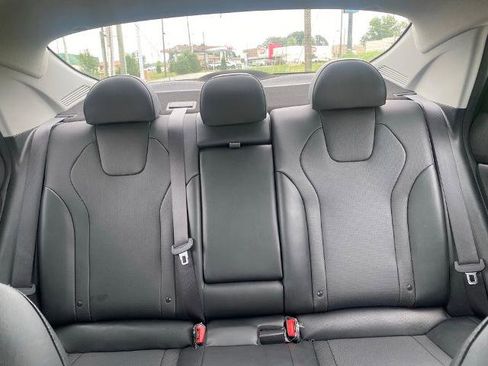 Used 2022 Hyundai Elantra Limited FWD image 27