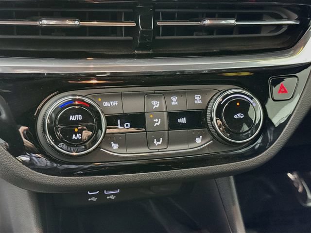 Used 2025 Buick Envista Sport Touring w/ Convenience I Package FWD image 16