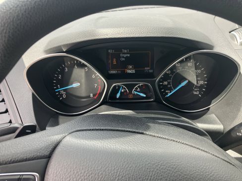 Used 2017 Ford Escape SE w/ Equipment Group 201A FWD image 21