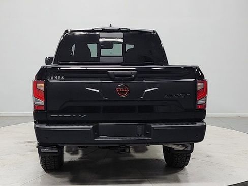 Used 2024 Nissan Titan PRO-4X w/ Pro-4x Convenience Package AWD/4WD image 6