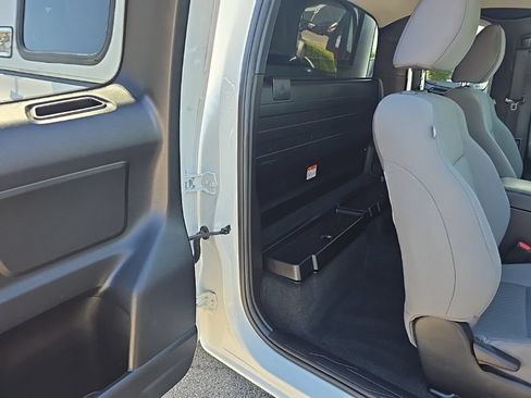 Used 2022 Toyota Tacoma SR RWD image 18