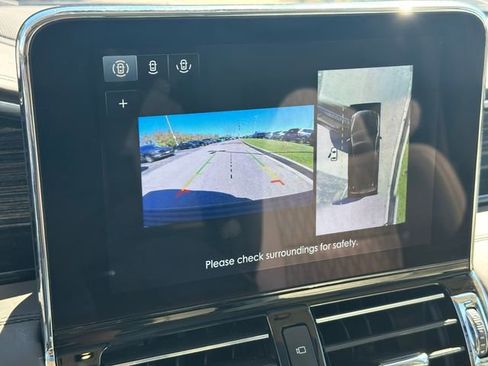 Used 2021 Lincoln Navigator Black Label w/ Cargo Convenience Package image 33