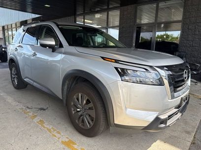Used 2024 Nissan Pathfinder SV