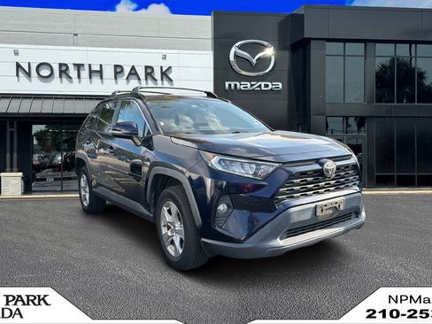 Used 2019 Toyota RAV4 XLE w/ Convenience Package FWD image 1
