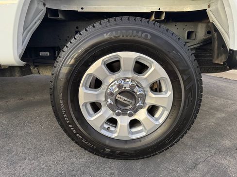 Used 2024 Ford F250 XLT image 10