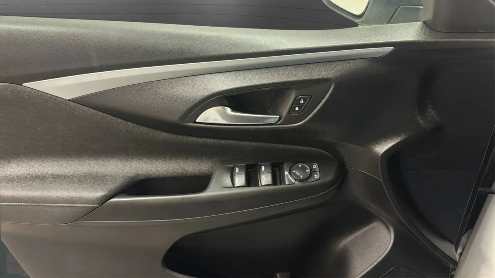 Used 2025 Buick Envista Preferred FWD image 17