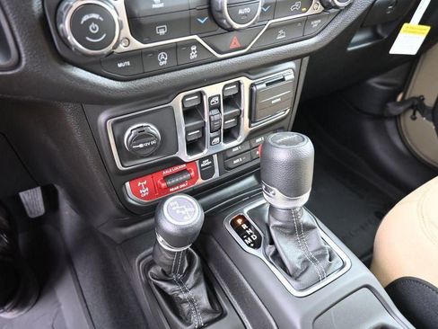 New 2026 Jeep Gladiator Willys image 12