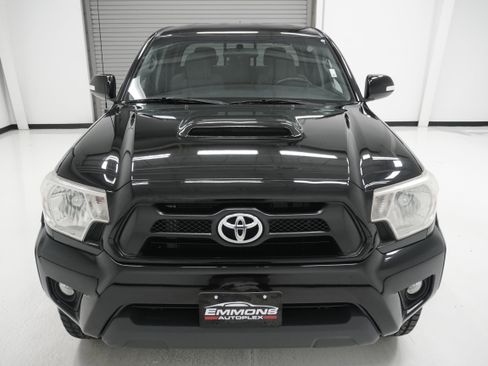 Used 2015 Toyota Tacoma TRD Sport w/ TRD Sport Package image 2