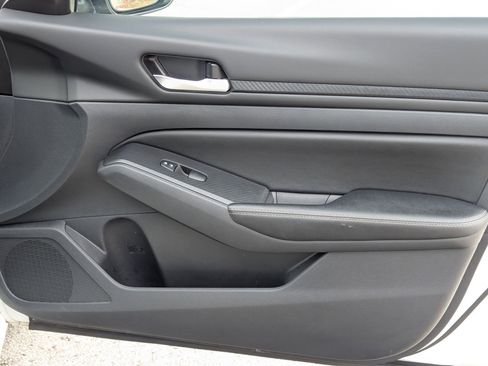 Used 2025 Nissan Altima 2.5 SV image 28