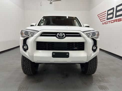 Used 2022 Toyota 4Runner SR5 AWD/4WD image 1