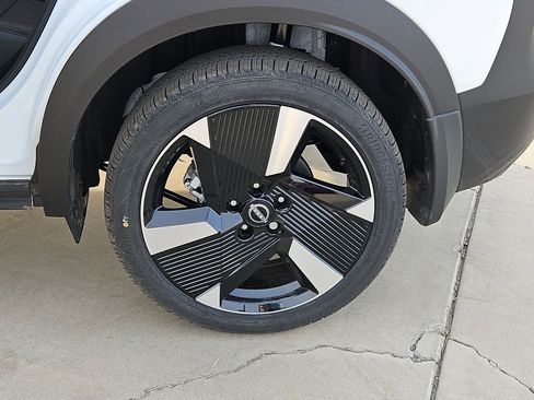 New 2026 Nissan Kicks SR w/ Cold Weather Package AWD/4WD image 9