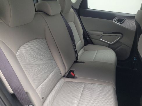 Used 2023 Kia Soul LX image 19