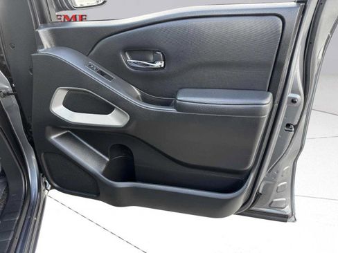 Used 2023 Nissan Frontier SV w/ Technology Package image 55