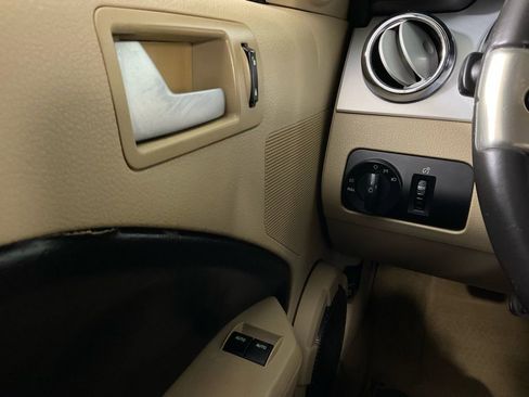 Used 2007 Ford Mustang Premium image 18