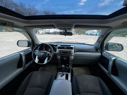 Used 2011 Toyota 4Runner SR5 w/ Convenience Pkg AWD/4WD image 11