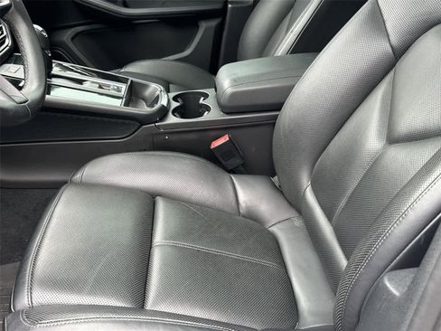Used 2024 Porsche Macan AWD/4WD image 13