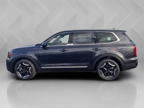 New 2025 Kia Telluride S image 8