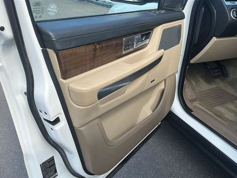 Used 2012 Land Rover Range Rover Sport HSE AWD/4WD image 22