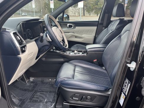 Used 2023 Kia Sorento SX Prestige image 10