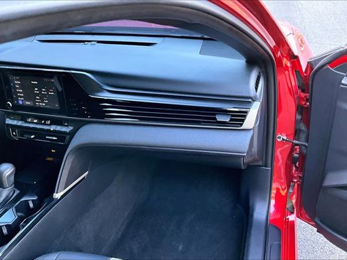 Used 2025 Toyota Camry SE w/ Convenience Package FWD image 18