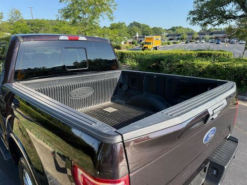 Used 2019 Ford F150 XLT w/ Equipment Group 302A Luxury AWD/4WD image 11