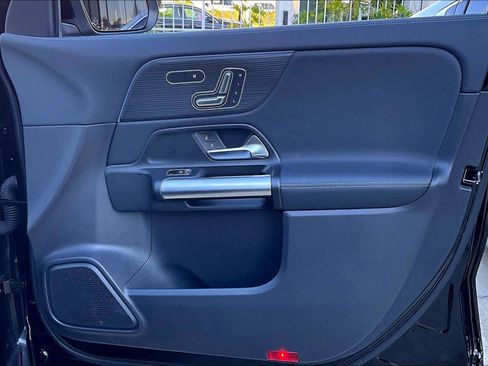 Used 2025 Mercedes-Benz GLA 250 image 22