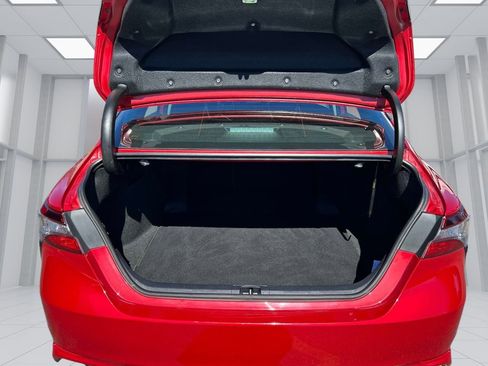 Used 2024 Toyota Camry SE image 13