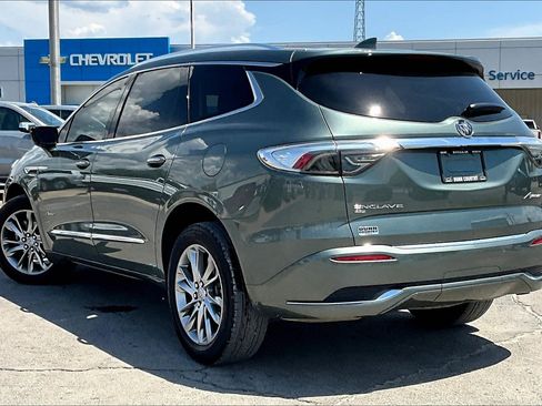 Used 2023 Buick Enclave Avenir image 12