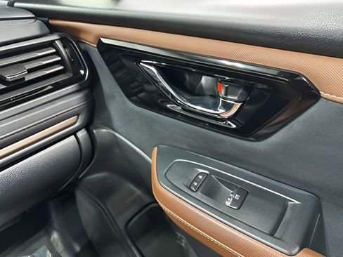 Used 2025 Subaru Forester Touring image 34