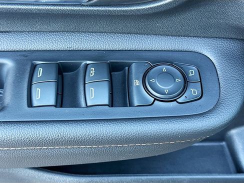 Used 2020 GMC Terrain SLE w/ Driver Convenience Package image 18