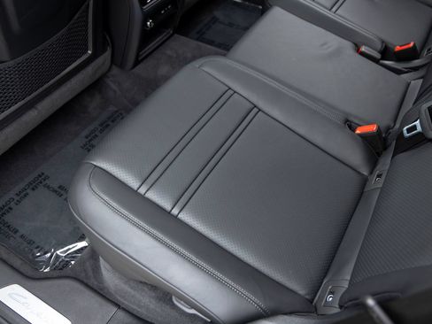 Certified 2026 Porsche Cayenne Coupe AWD/4WD image 44