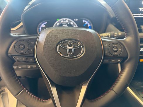 Used 2021 Toyota RAV4 SE w/ Weather & Moonroof Package AWD/4WD image 13