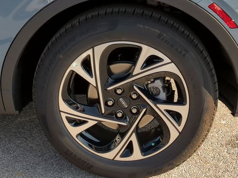 New 2026 Lincoln Nautilus Premier w/ Equipment Group 102A image 9