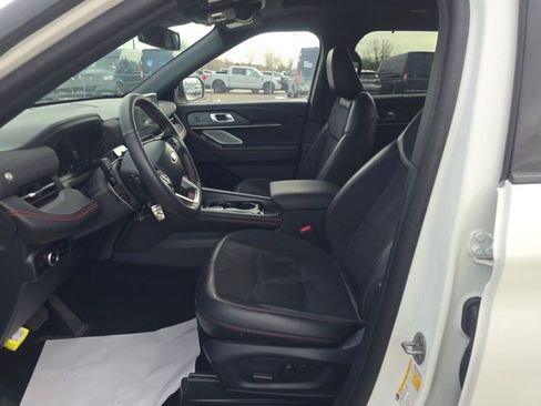 Used 2025 Ford Explorer ST AWD/4WD image 6