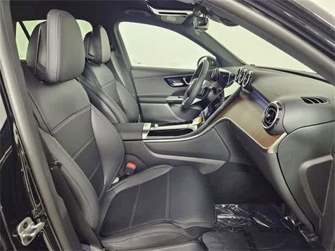 Certified 2025 Mercedes-Benz GLC 300 4MATIC image 21