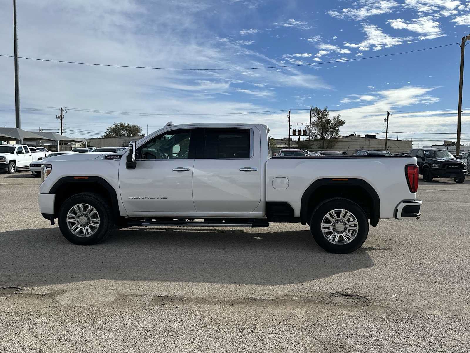 Used 2020 GMC Sierra 2500 Denali w/ Gooseneck/5TH Wheel Package AWD/4WD image 11