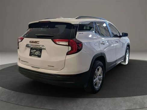 Used 2022 GMC Terrain SLE w/ Driver Convenience Package image 5