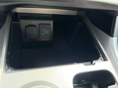 Used 2024 Ford Explorer XLT w/ Equipment Group 202A image 24