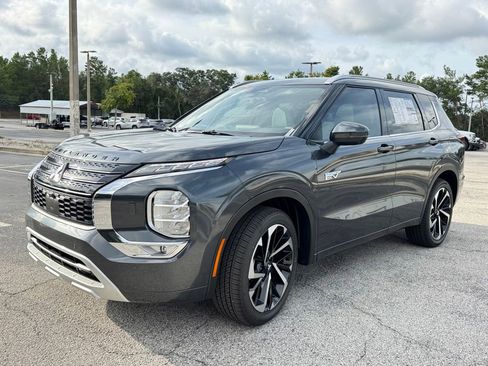 New 2025 Mitsubishi Outlander SEL image 3