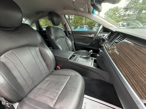 Used 2017 Genesis G80 3.8 RWD image 9