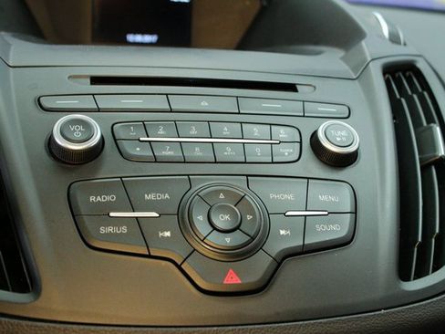 Used 2017 Ford Escape SE image 23