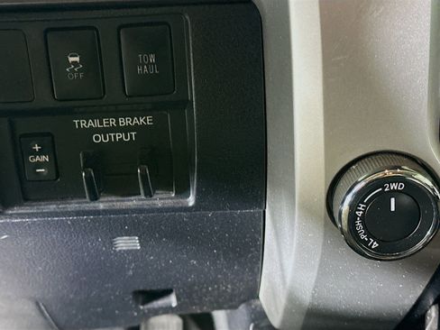 Used 2018 Toyota Tundra SR5 w/ SR5 Upgrade Package image 24