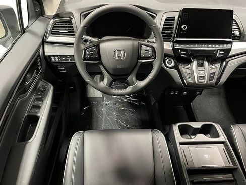 New 2026 Honda Odyssey Touring image 13