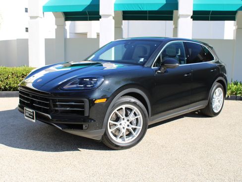 Certified 2025 Porsche Cayenne image 1