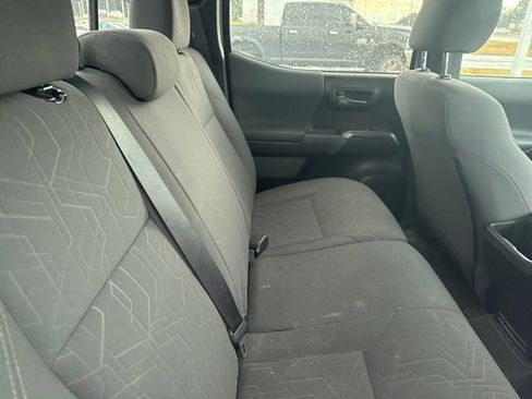 Used 2019 Toyota Tacoma TRD Sport image 14