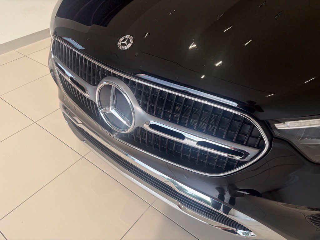 Used 2023 Mercedes-Benz GLC 300 4MATIC image 10