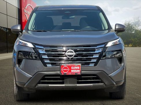 Used 2025 Nissan Rogue SV image 11